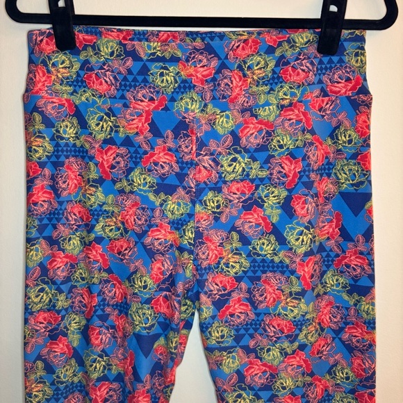Lularoe Women’s Multicolored Floral Leggings Tall and Curvy - Picture 3 of 5